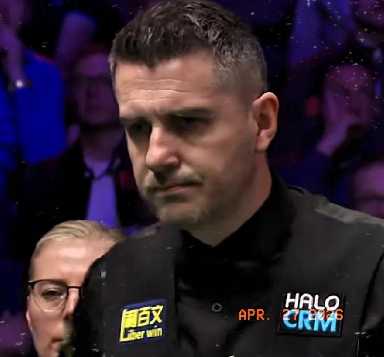 第三阶段第18局，塞尔比轰出单杆89分，93-0零封吴宜泽，将比分追至8-10。