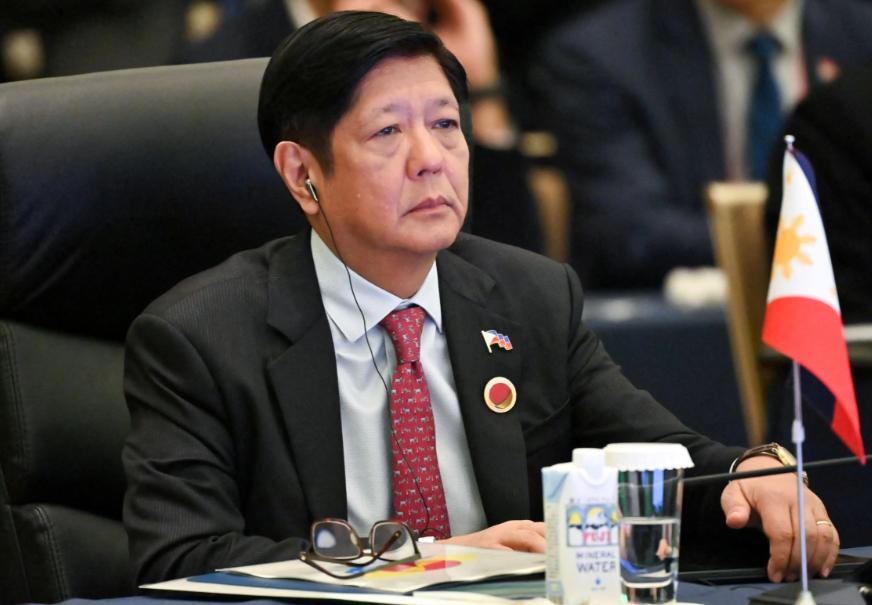 菲律宾总统马科斯这回可是丢人丢到全世界了！他做梦也没想到，自己精心炮制的“倒萨”