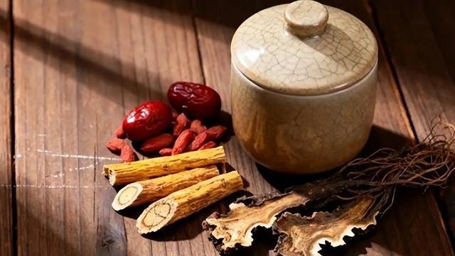 藿香正气只能解暑吗？很多人都理解错了前几天一个患者调理完复诊，整个人状态判若两