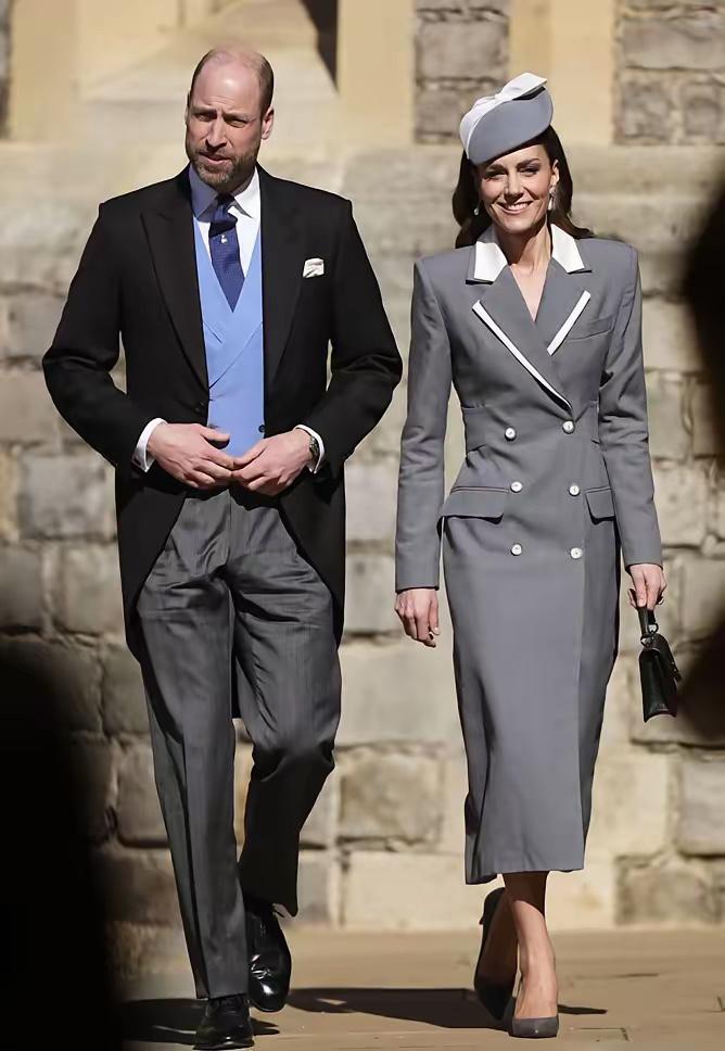 在这次英国国宴中凯特王妃又惊艳了我们的眼睛，在和威廉迎接尼日利亚总统夫妇时穿了一