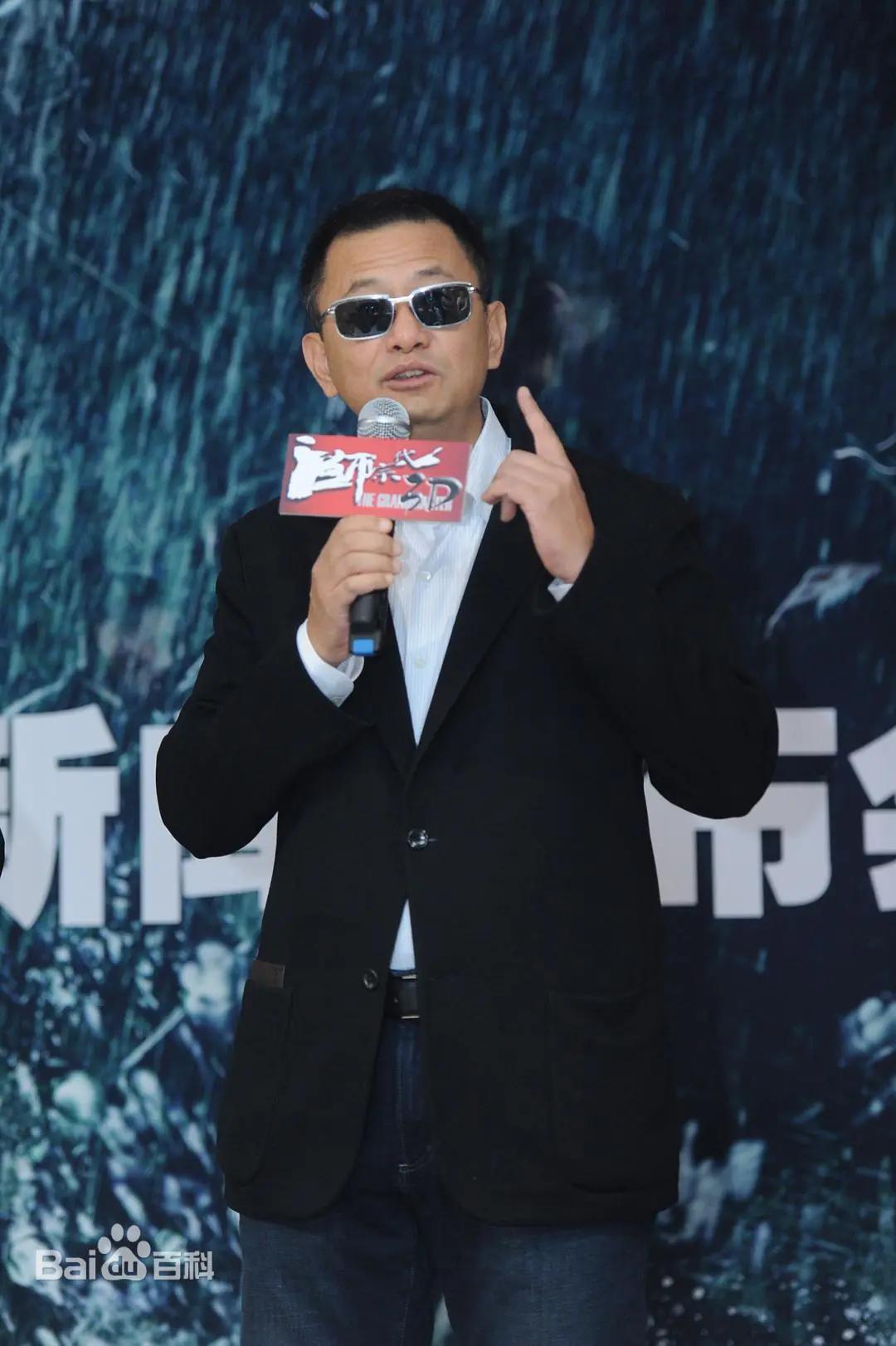 向太直播间开炮最狠的竟是王家卫！向太说投资王家卫的老板基本都亏钱，这人拍电影没