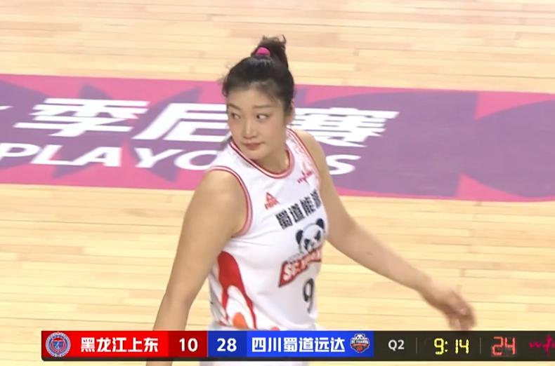 武桐桐为李梦发声“你是最棒的”，仅仅是因为她们关系好吗，有件事大家可能都忘记了！