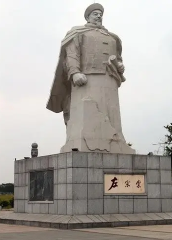 1901年,“晚清重臣”李鸿章死时，给子孙留下了10亿多的财产，其中包括1.3万