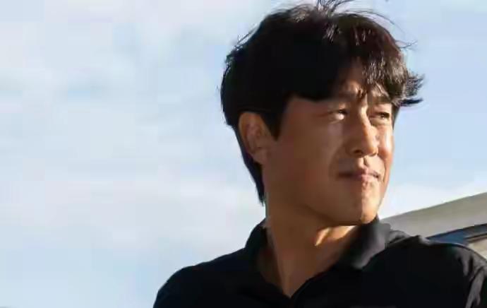 面对北京球迷的呼唤，徐正源说：别急，我再看看！刚刚刷到北京球迷喊徐正源执教国