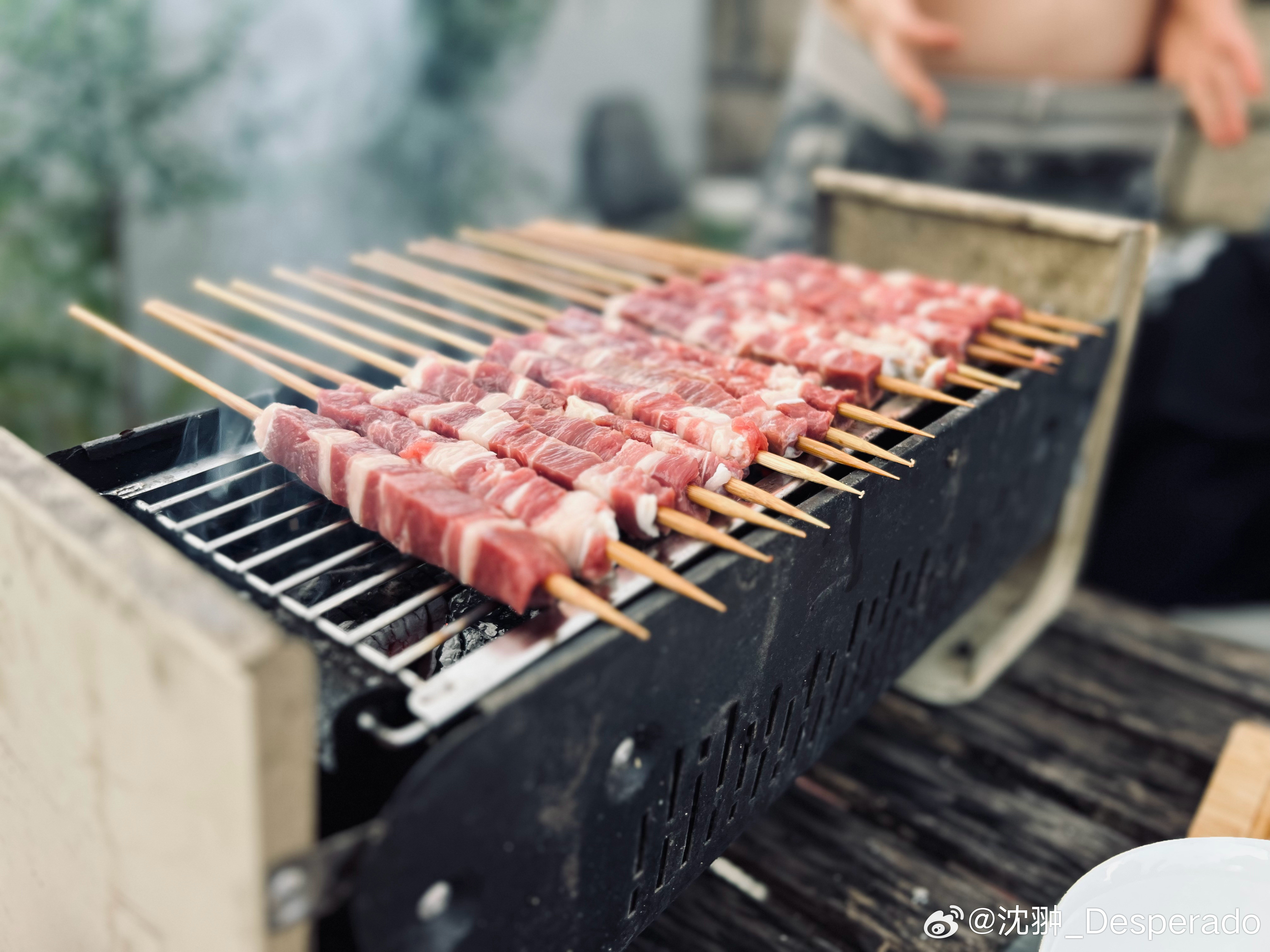 聊会儿…啥都回。​​​