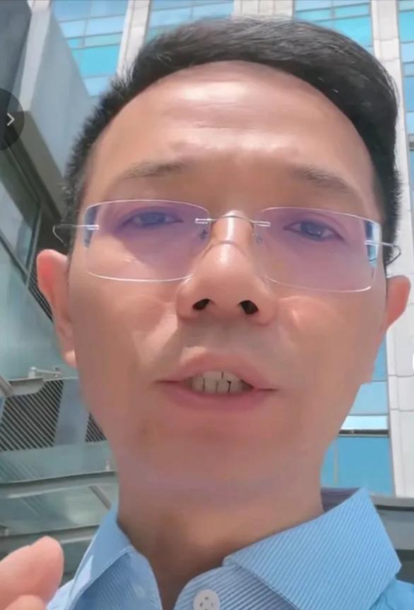 李律今天的回应，必须点赞！总有人说，李律光会讲故事，猜谜语，说一些模棱两可的话