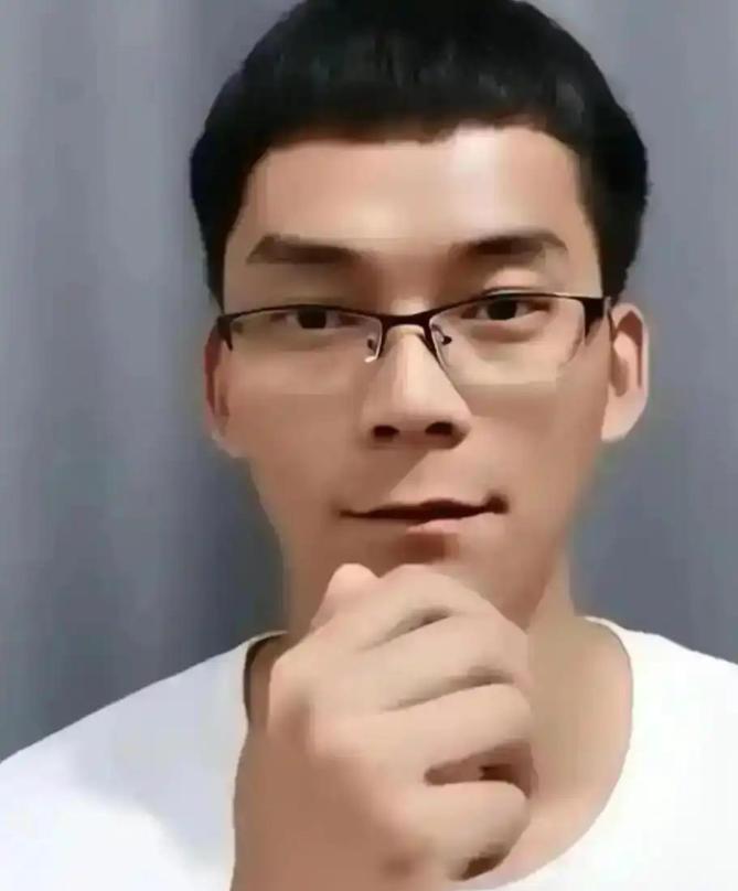 复读16年后，唐尚珺首次崩溃坦白：不是没考上清华最遗憾，而是2016年那次“明明
