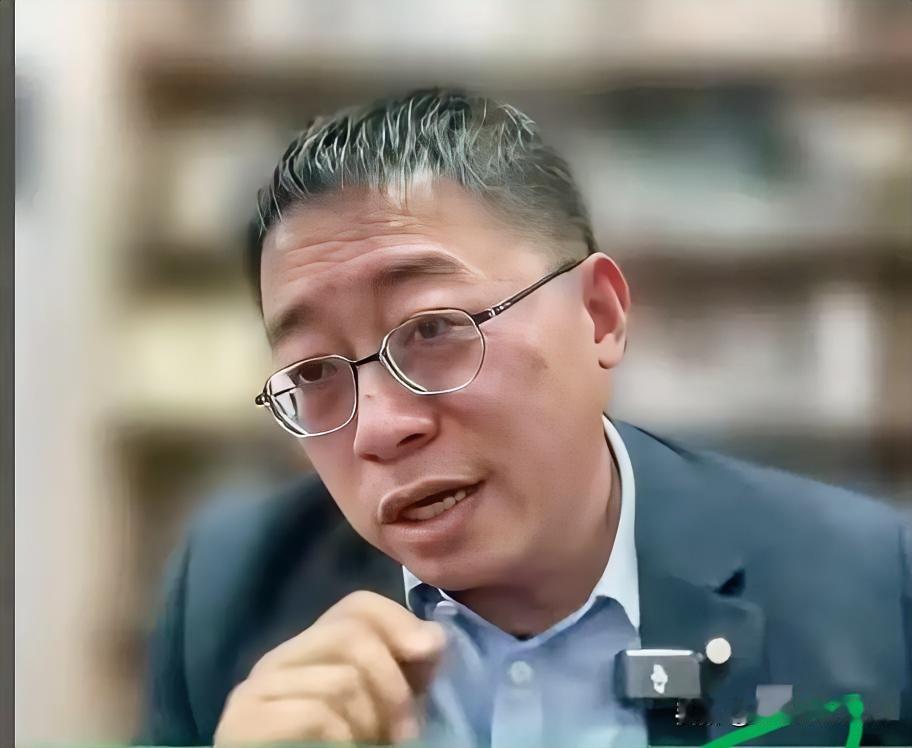 沈逸教授这次点出的现象确实值得琢磨：公考考场外，总有人忙着跑前跑后……就在今