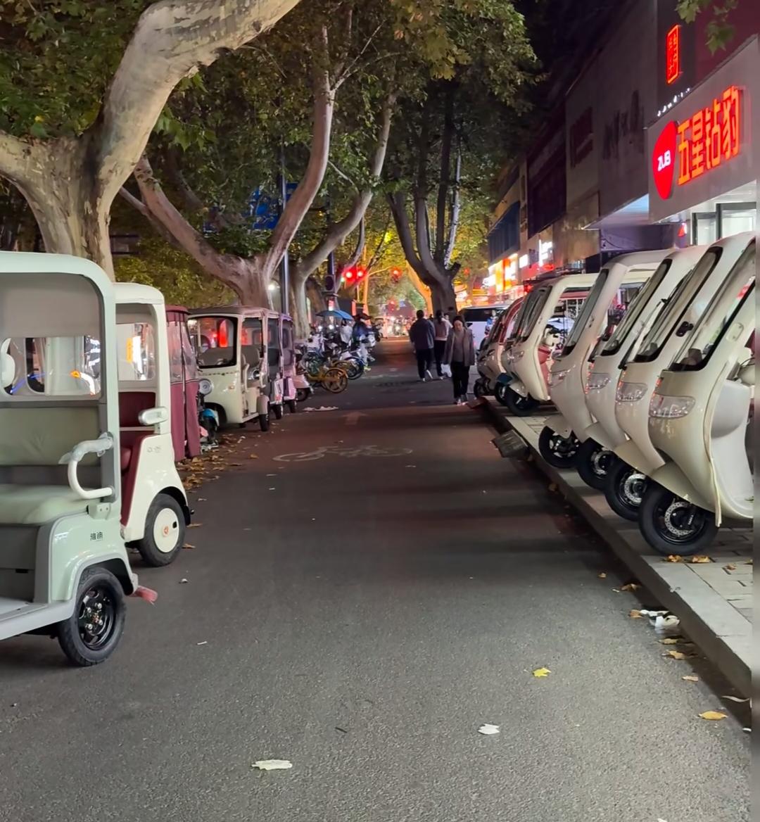 11月23日到2026年3月31日，郑州严查电动二轮，三轮，四轮车给出的官方解