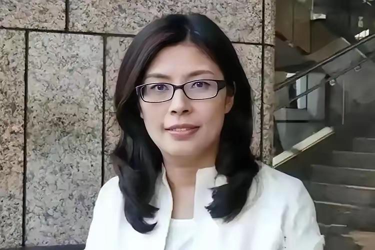 赖清德这回碰到硬茬了！郑丽文一句“我是中国人”，打得绿营没脾气谁能想到，让赖