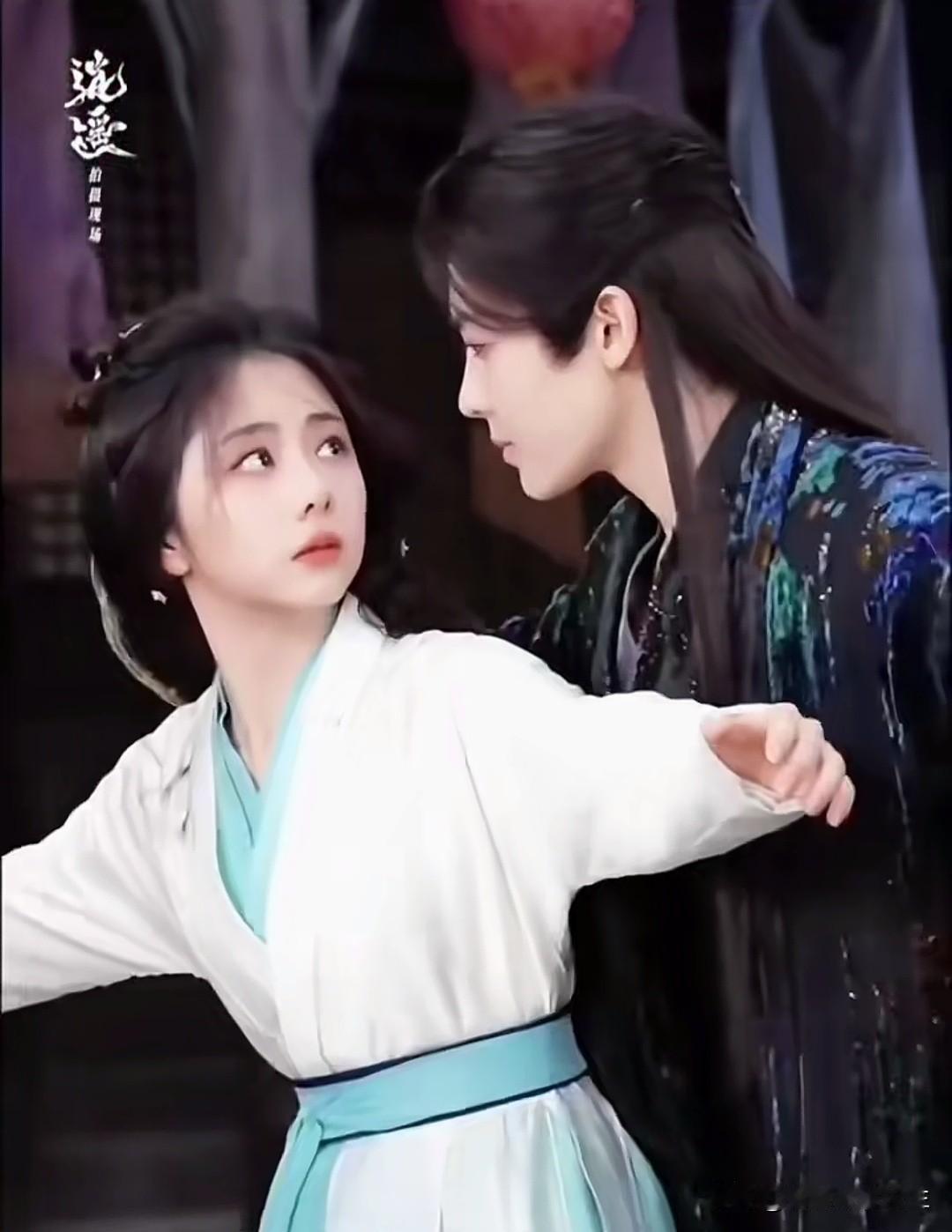 谭松韵这颜值太自然了，一看就是纯天然！侯明昊和她以前同框时CP感爆棚啊🤩?