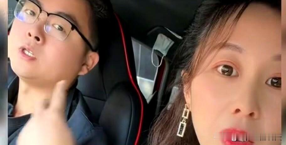 杜新枝说老郭生前老拿手机发愣，长期压抑。这话谁信呢，错换人生闹了这么多年，俩家