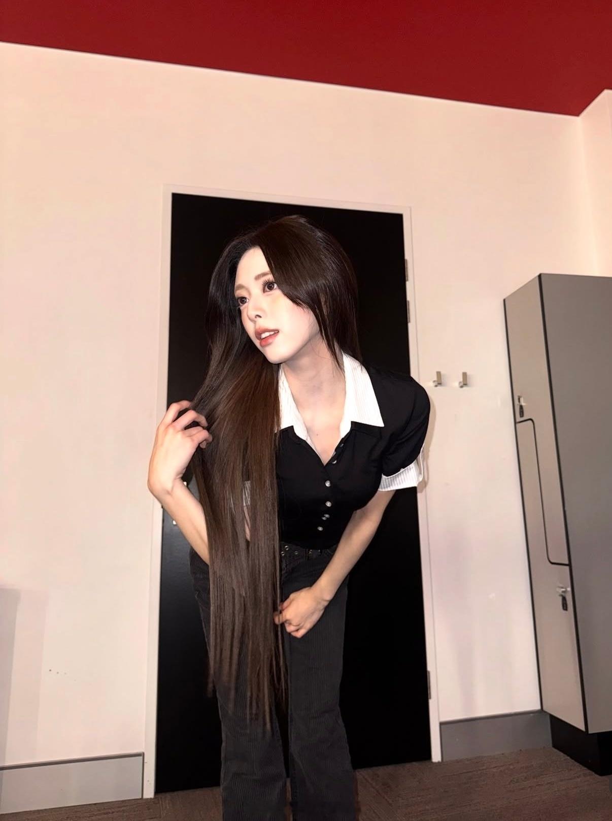 申有娜申有娜yuna看看身材👀