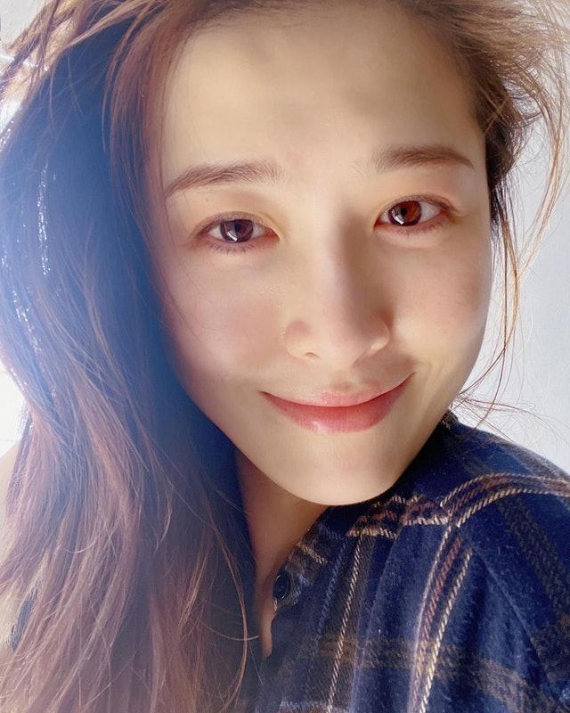 艺人周励淇（前名周丽淇、Niki）2018年她与大6年内地演员傅浤鸣（前名傅程鹏
