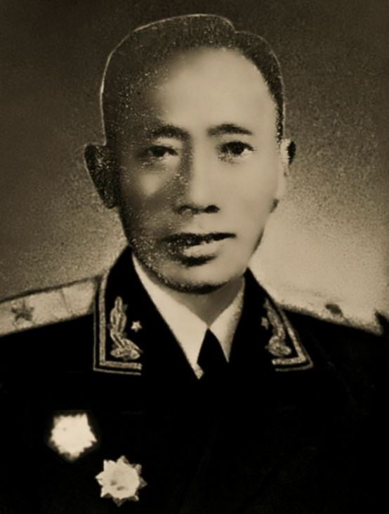 1955年，白天将军拒绝接受中将军衔，毛主席都劝不动他，彭德怀知道后，直接追着他
