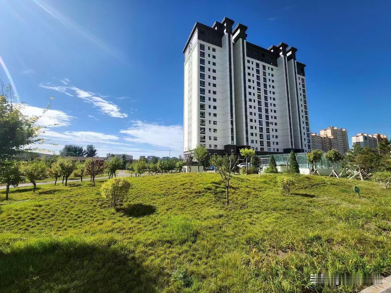 昨天，相亲平台的一个家长打电话，问我儿子想找什么条件的对象，我说两人合的来就行，