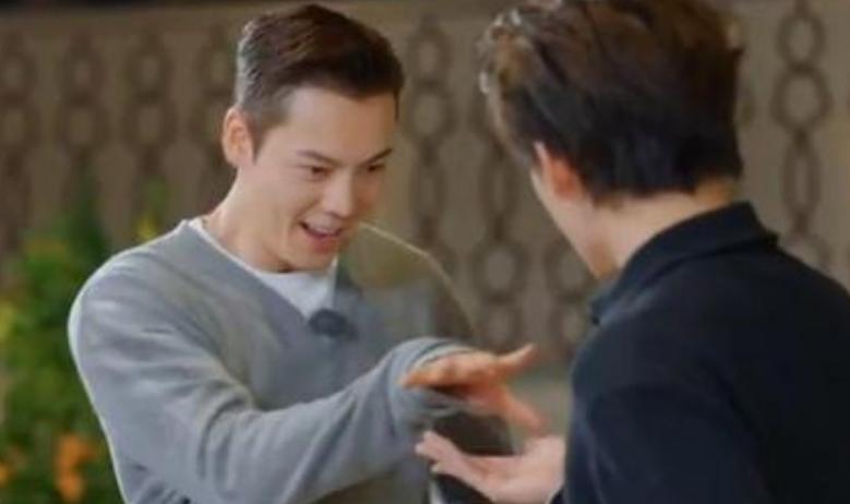 近日，陈伟霆在综艺《现在就出发3》中表示和王安宇一见如故，称见面瞬间就觉得他是对