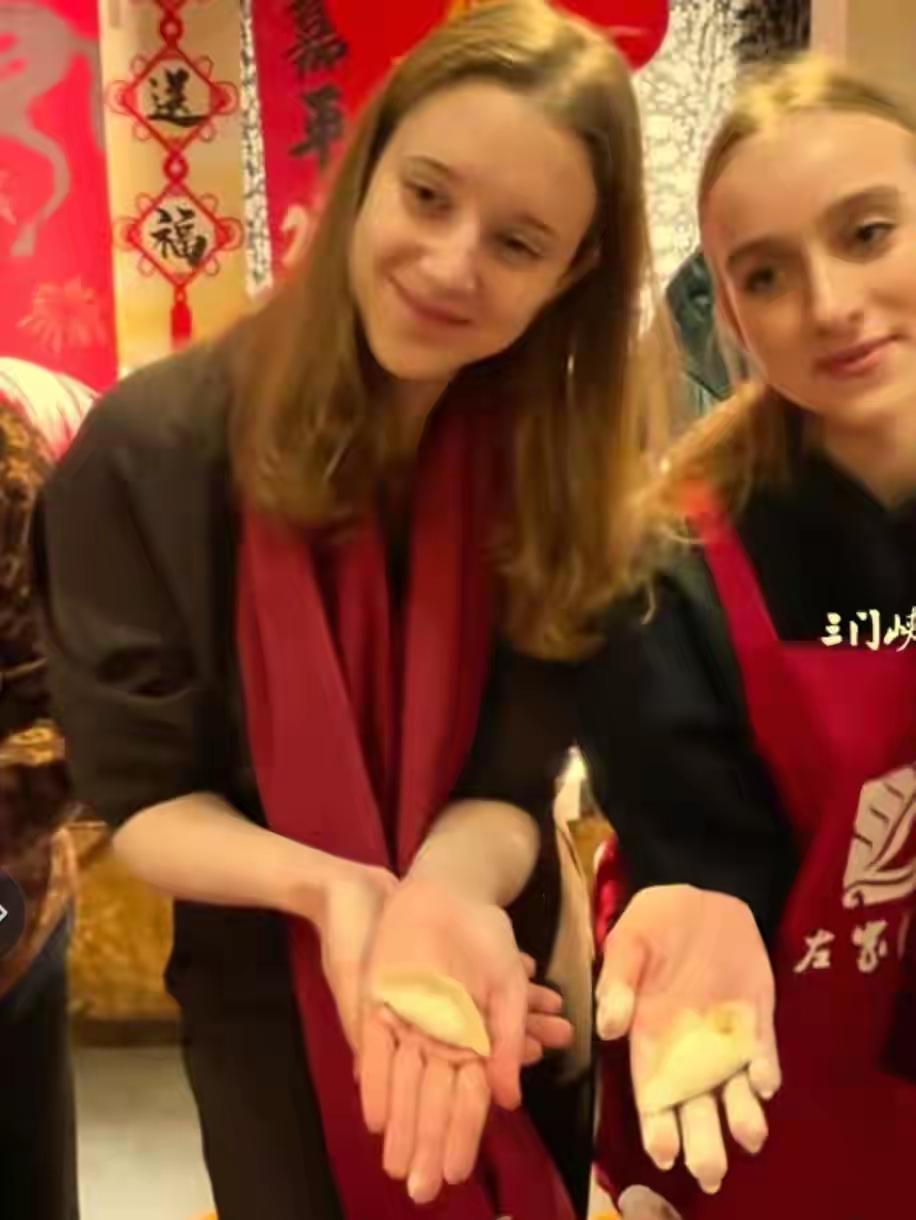 免签政策一松全世界都疯了，8200万人来华过年，有的赖在中国不想走了，中国的春