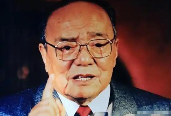 1987年，时任军委副主席的杨尚昆前往法国访问。没想到，他乘坐的专机竟然遭到法国