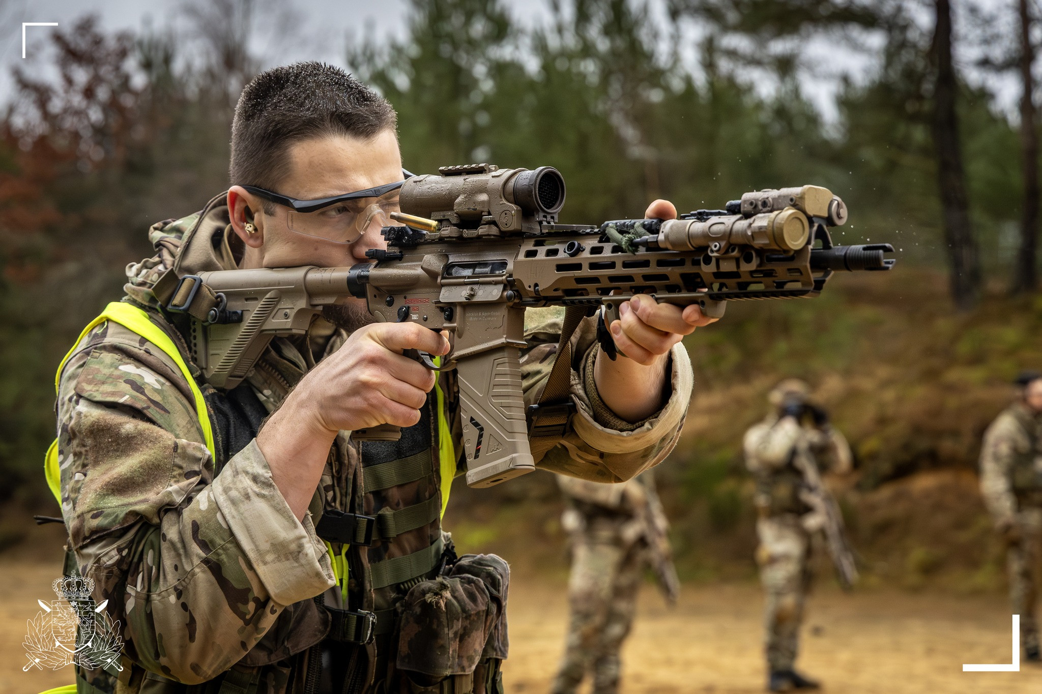 卢森堡国防军侦察兵实弹射击训练烽火问鼎计划