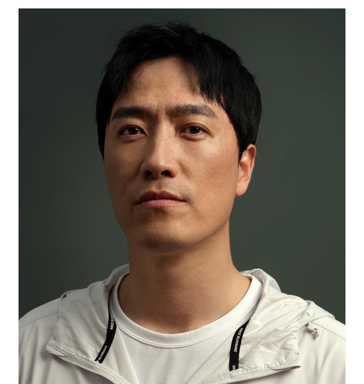 这事儿得倒过来看。刘翔在网上把心里话直接抖出来，最扎人的不是钱多钱少，是他想干