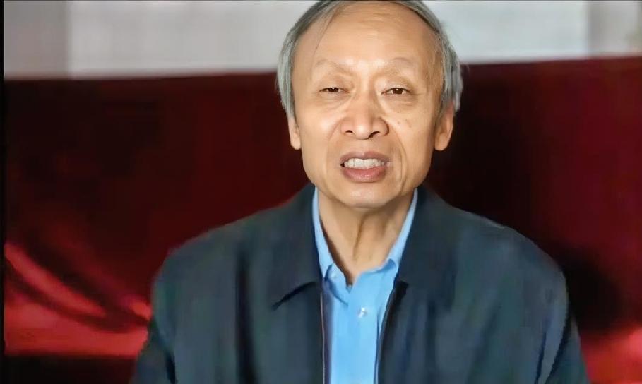 王小东藏得太深了，第一次知道他有日本留学背景。要不是项立刚提这么一句：“你就是日