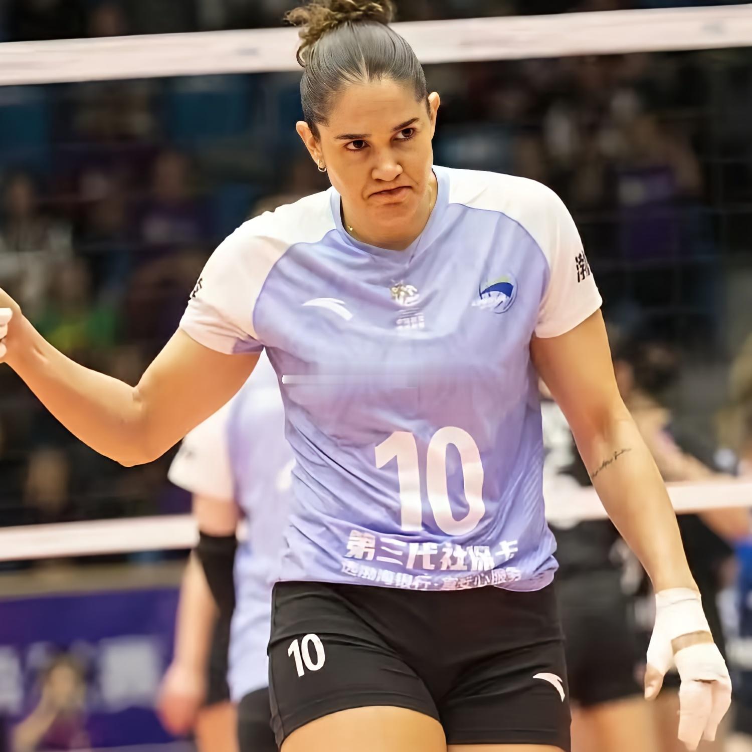 📊🇧🇷娜塔莉娅：（4局）▶️14分：33扣14中1失误2被拦（成功率42%