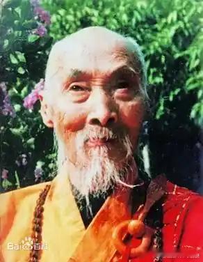 图一图二是临终前（1988年）将释永信逐出门庭的原少林寺住持释德禅大和尚。图三是