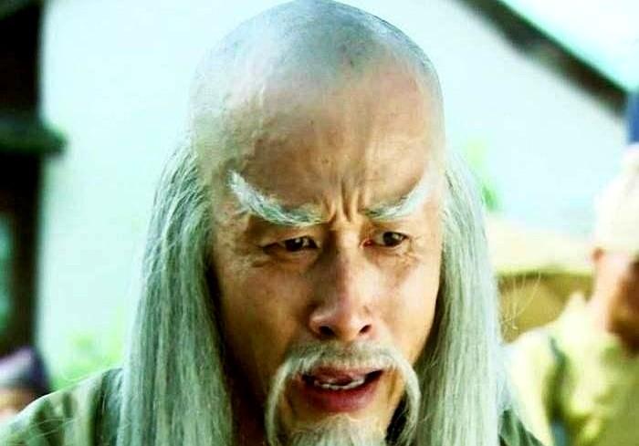 洪七公杀了231个恶徒，偏偏放过了祸害少女的淫贼。当年梁子翁残害少女练功，洪