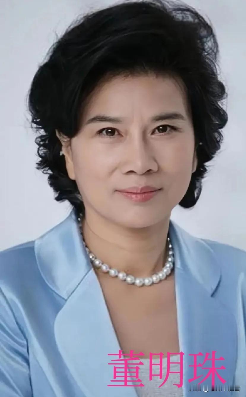 刚看到国安发的那个通报，我后背噌一下就凉了。赶紧把桌上插着的共享充电宝给拔了