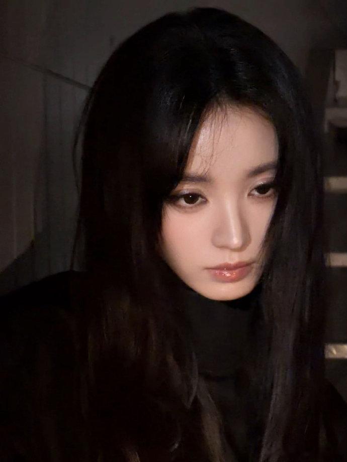 田曦薇西装露额头小田这组照片真的美到我心巴上了怎么做到又萌又酷又飒的啊啊啊啊田