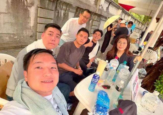 蓝营春天来了，继罗智强之后，卢秀燕再次跟进郑丽文！随着郑丽文拍板确认在7月25