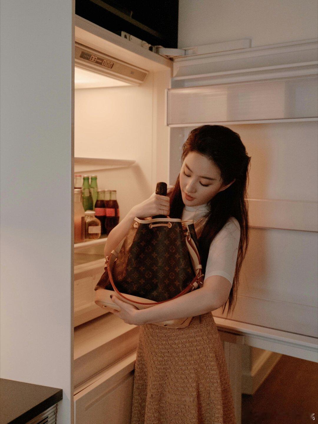 刘亦菲一组LOUISVUITTON2026早秋系列大片，时髦的小仙女🧚♀️