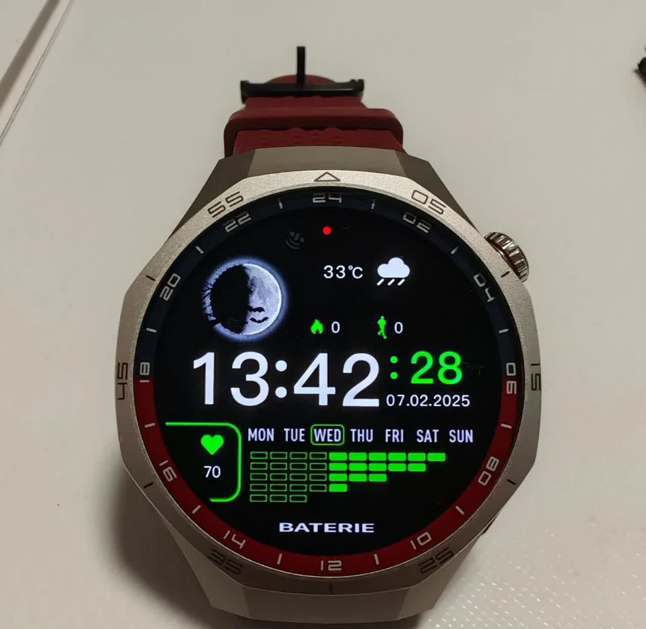 华强北高仿华为GT5Pro，抛开系统不说，钛金属材质和AMOLED大屏就已经值回