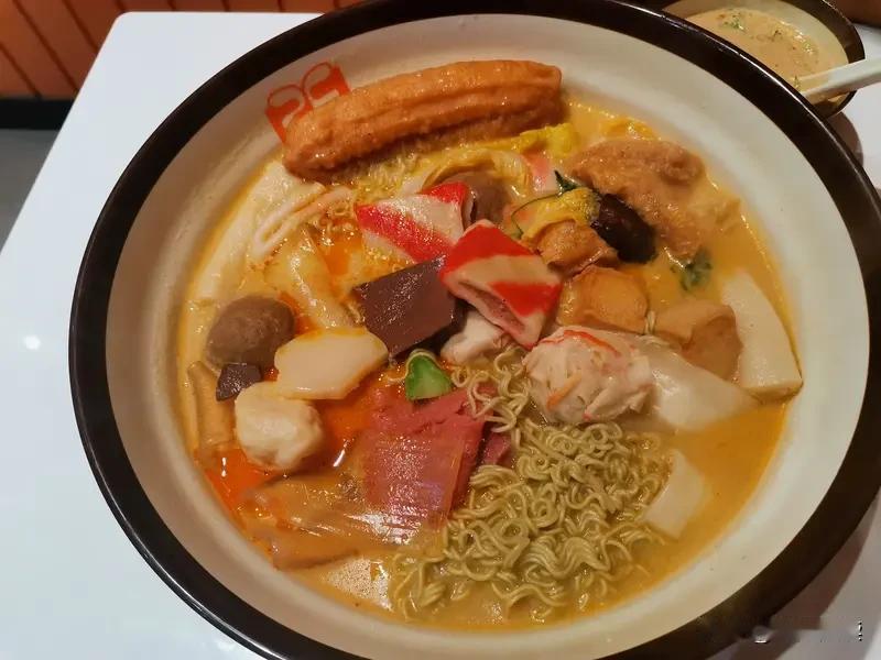 谁能想到！中国麻辣烫在日本被捧成了“药膳神食”！曾经被国内家长念叨是“垃圾食
