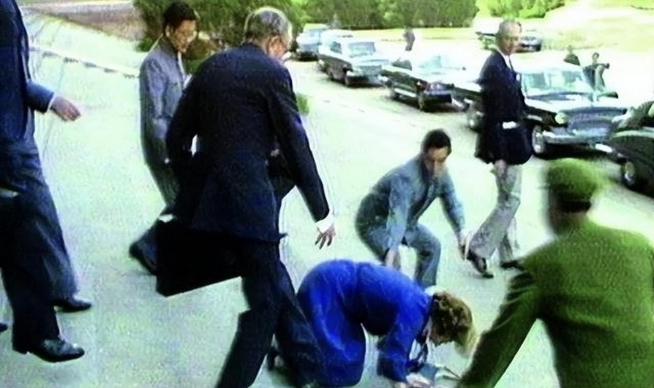 哈哈哈哈哈，不是，啥情况啊？！你们大英帝国到底是怎么个传统呢！？怎么每个首相来我