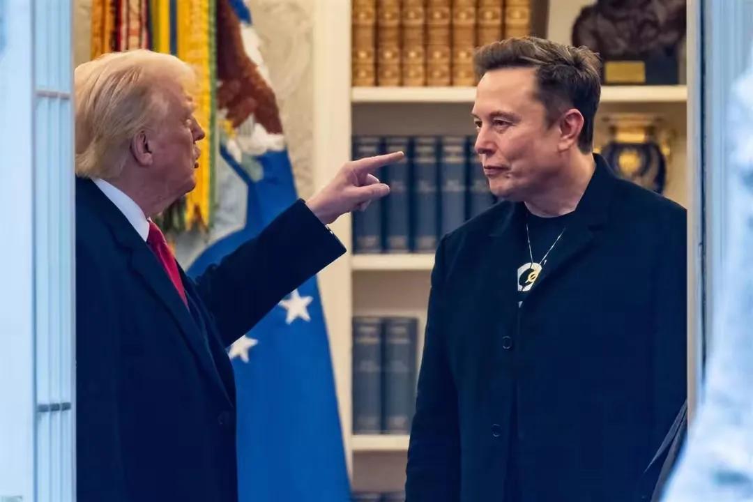 美国宫廷大剧，争权夺利的最新版本。