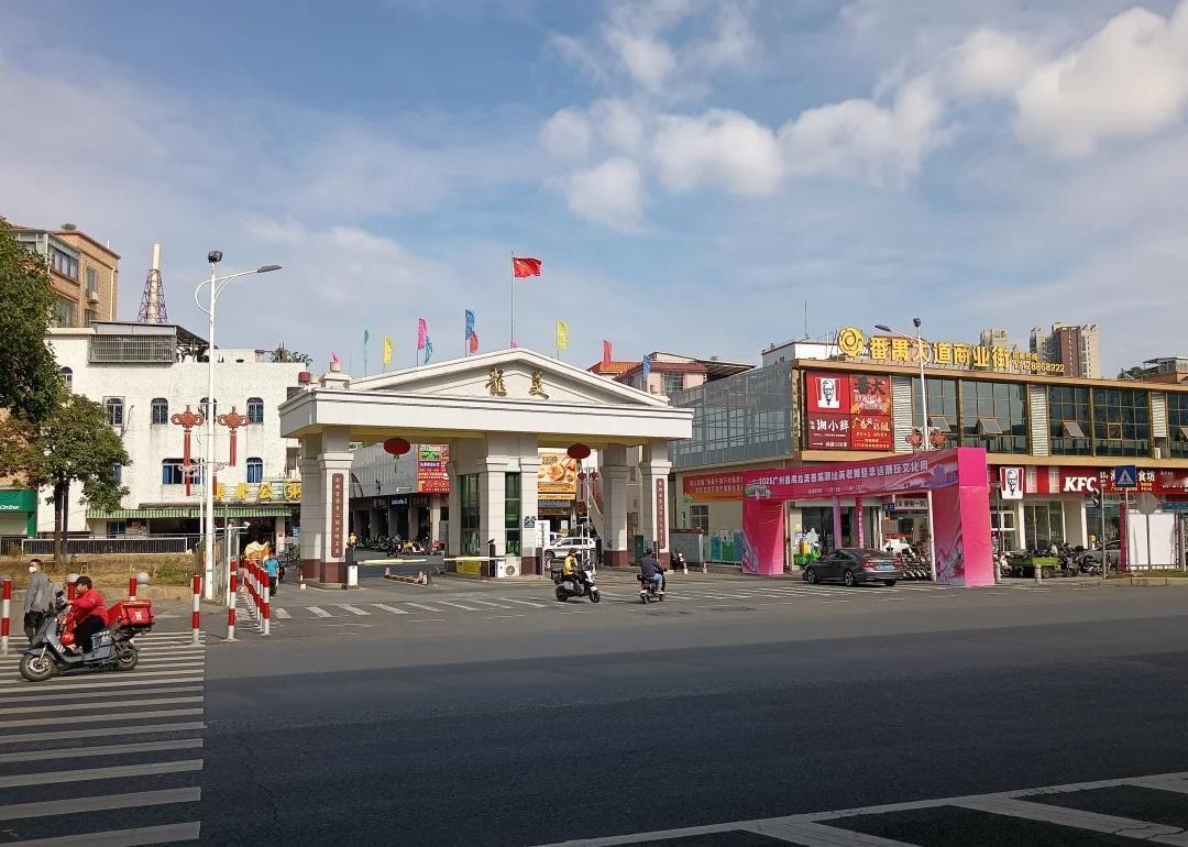 番禺东环：我曾经也是市桥的，现已脱离市桥怪不得商业中心不多，毕竟以前是市桥镇的