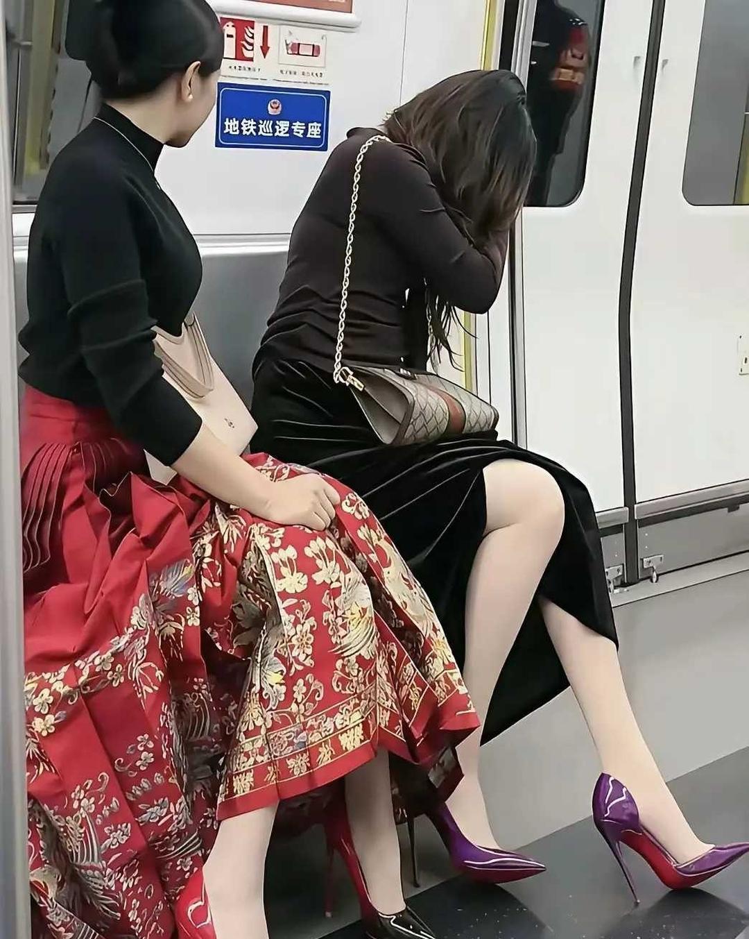 这要踩谁脚上，够呛啊