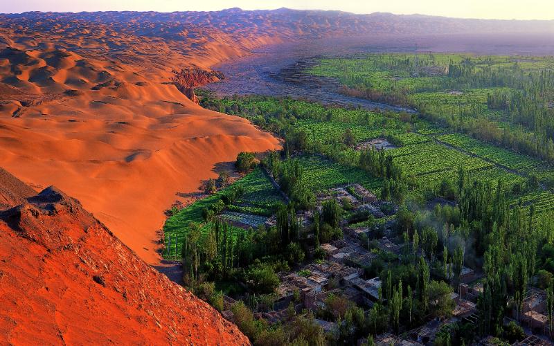 我最近在外网上看到这样一句评论，中国人几乎拥有世界上所有类型的风景，为什么他们能
