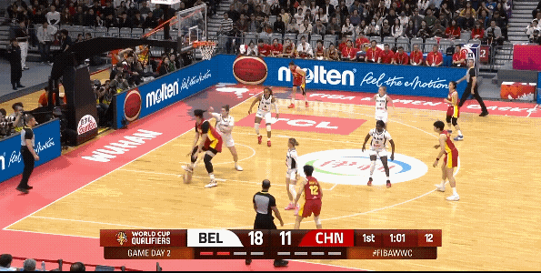 杨舒予第一个球打的就是有问题，你单挑比利时球员你打的了吗？你没这个能力知道吗？看