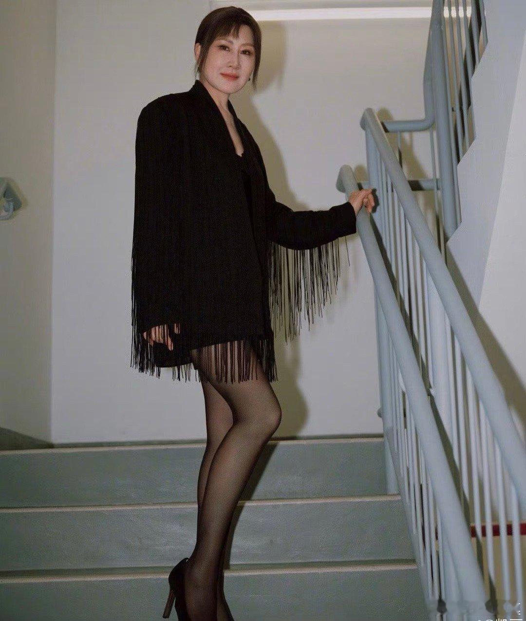 这居然是张凯丽哈哈哈哈哈哈哈哈看到一条评论：张凯丽忽悠别人买足力健老人鞋