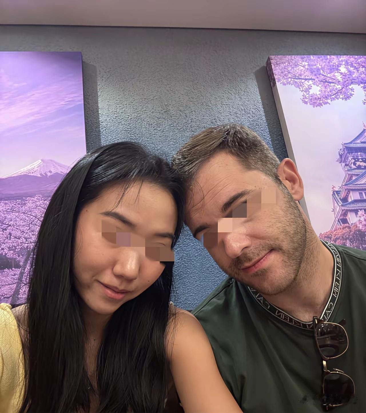 为了这个外国人，姑娘前天跟公司请了假，有时候，真的不知道，小姑娘是怎样想的？