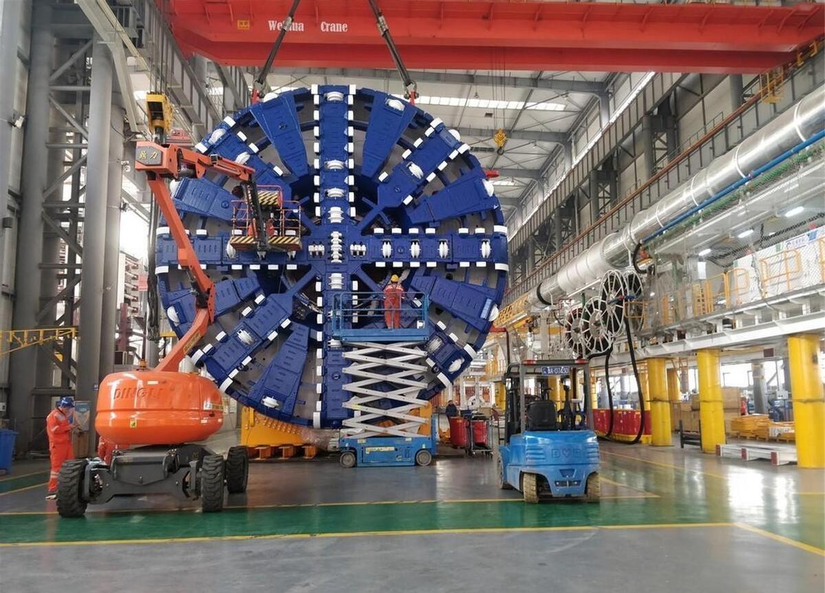 当年那台德国盾构机，修要100万，不修又怕出事，结果中国工程师拆开一看——根本不