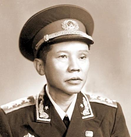 1929年，毛主席唯一留下来的合影，80年才被发现，那时他风华正茂“爷爷，这张