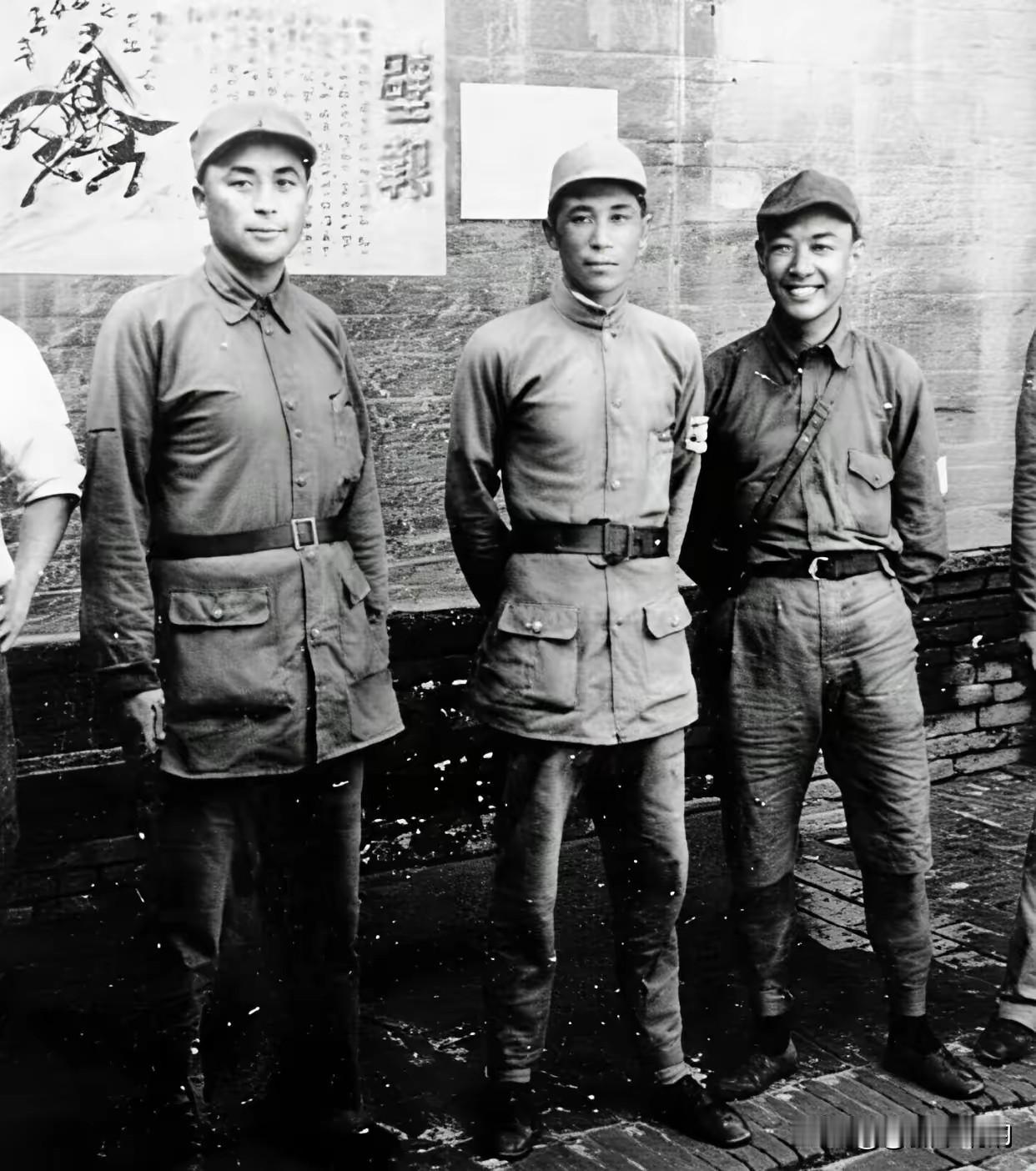 1939年，八路军炮兵团长左叶盛怒之下，突然对着特派员开枪，事后被押到延安受审，