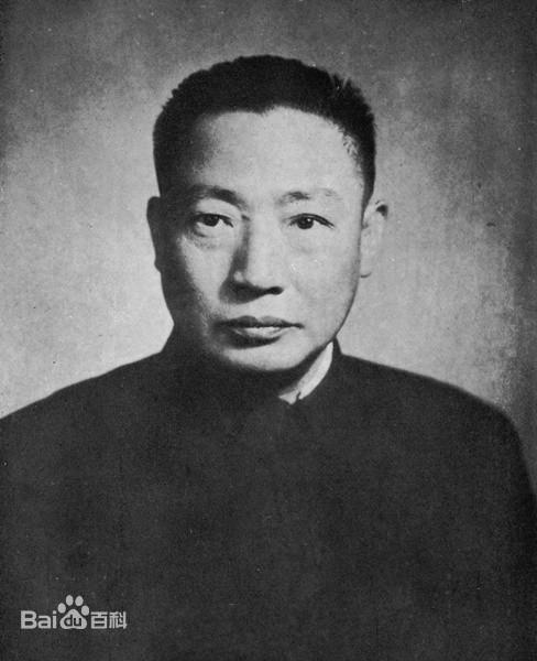 1956年，毛人凤确诊肺癌，妻子向影心端着一碗药走到床前，对毛人凤说：“喝了这碗