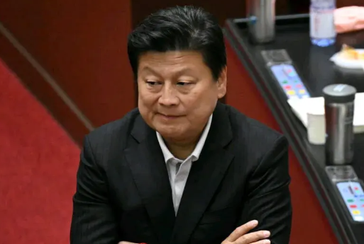 蓝营五立委被列“必杀榜”，然而难以撼动韩国瑜龙头宝座，柯建铭美梦终落空！随着