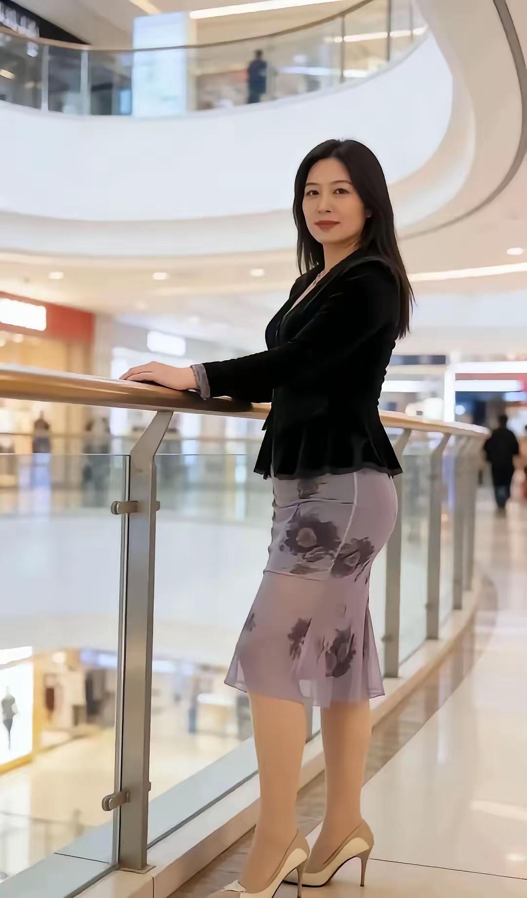 上了年纪感情破裂的也不是个别案例，人生的路还有一半要走，重新找伴侣很正常也应该！