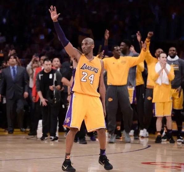 【科比·布莱恩特的最后一舞，无人能复制🏀】近日，前湖人主教练拜伦-斯科特在节目